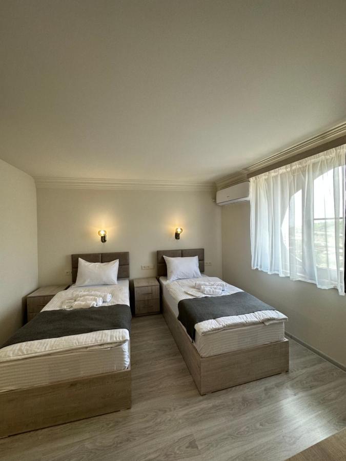 The Hill Guest House Єреван Екстер'єр фото