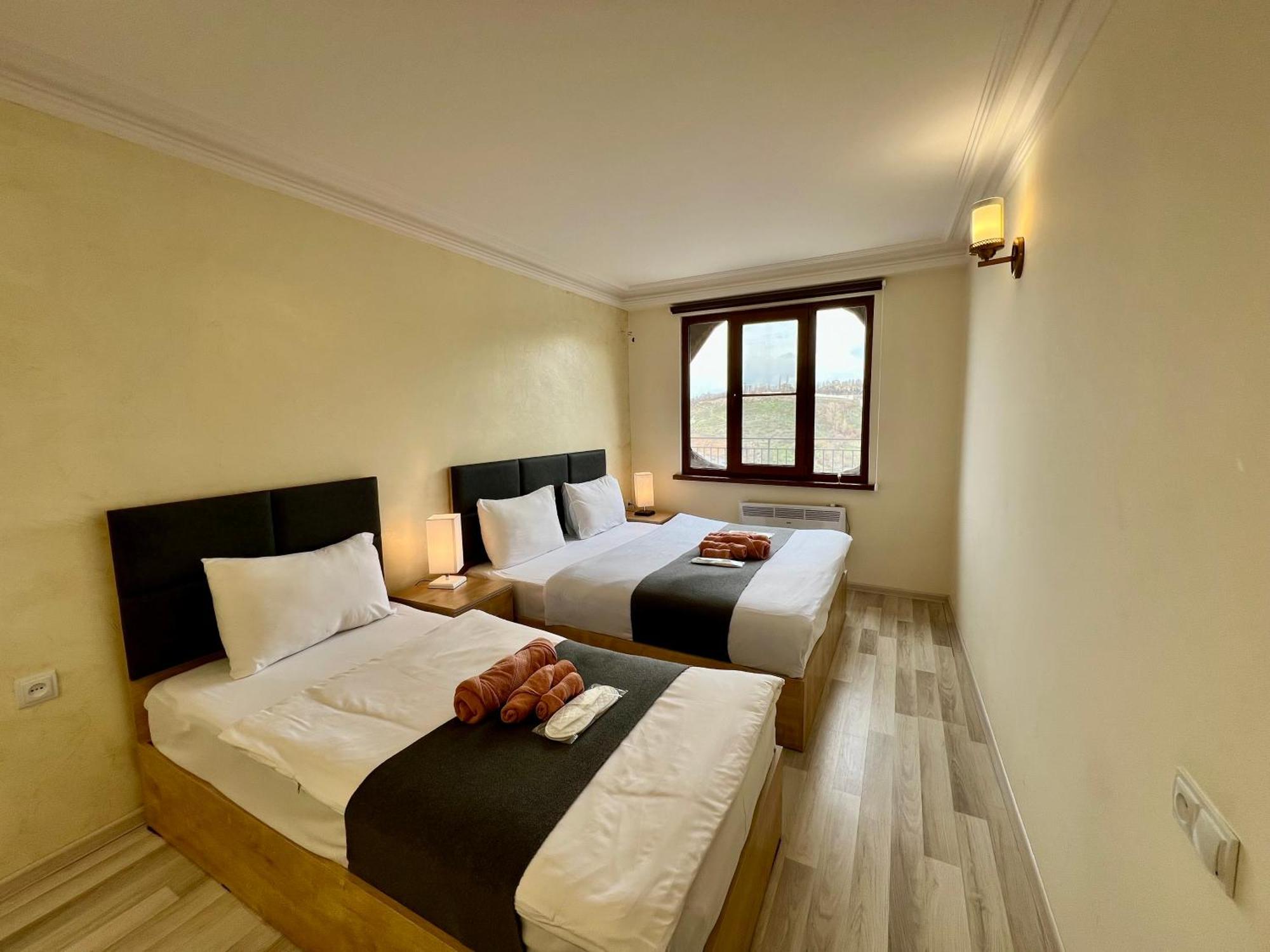 The Hill Guest House Єреван Екстер'єр фото