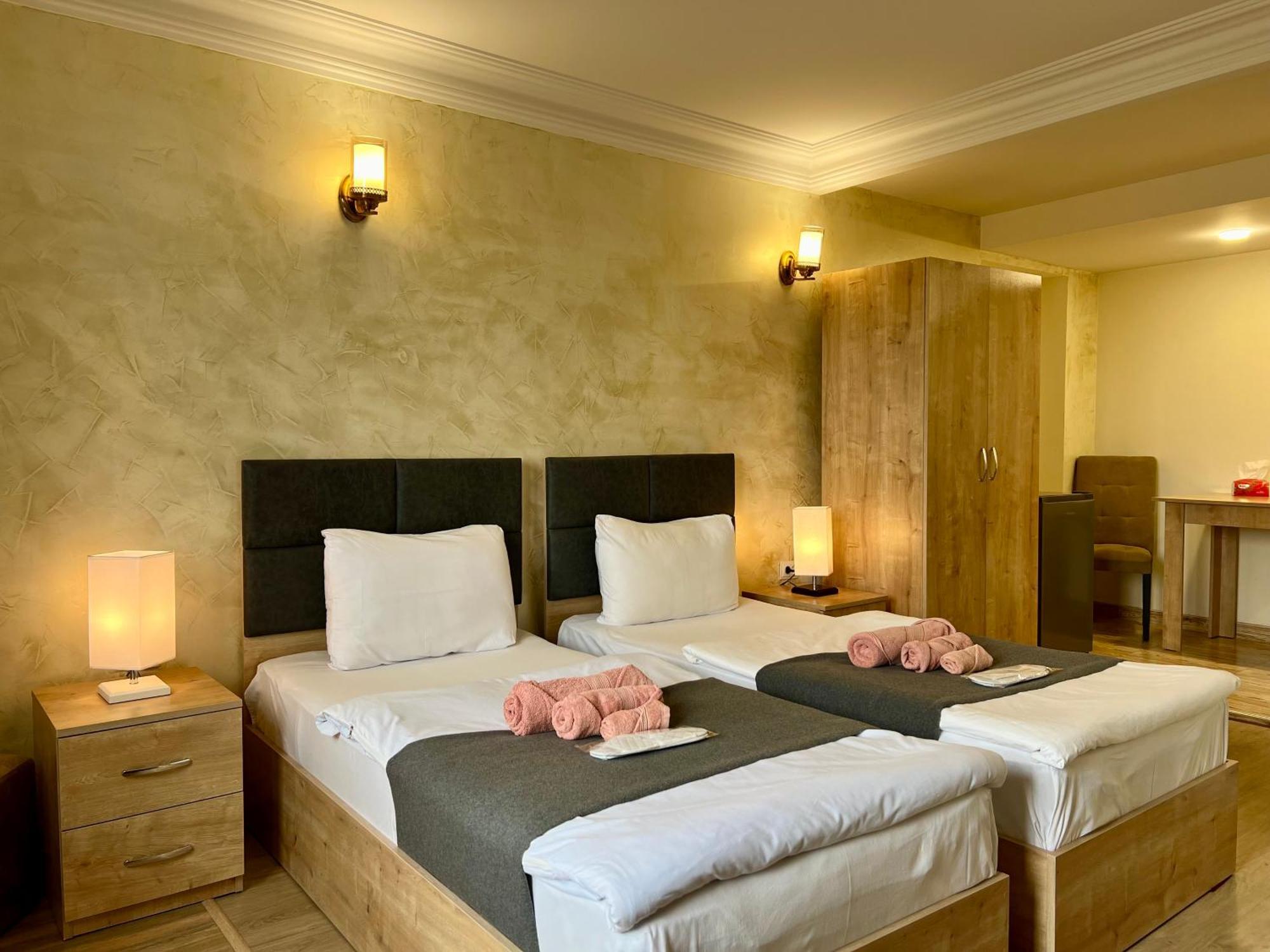 The Hill Guest House Єреван Екстер'єр фото