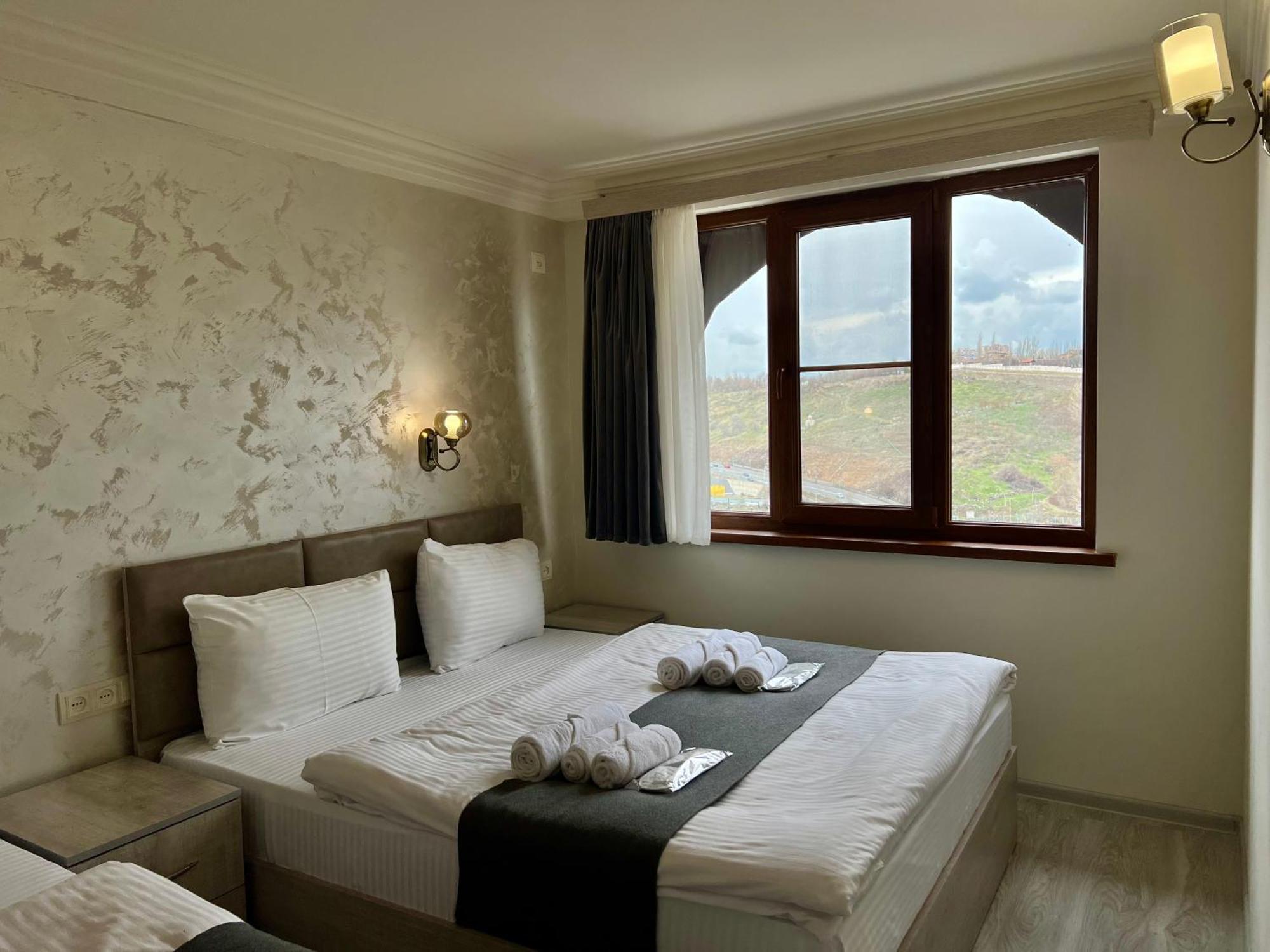The Hill Guest House Єреван Екстер'єр фото