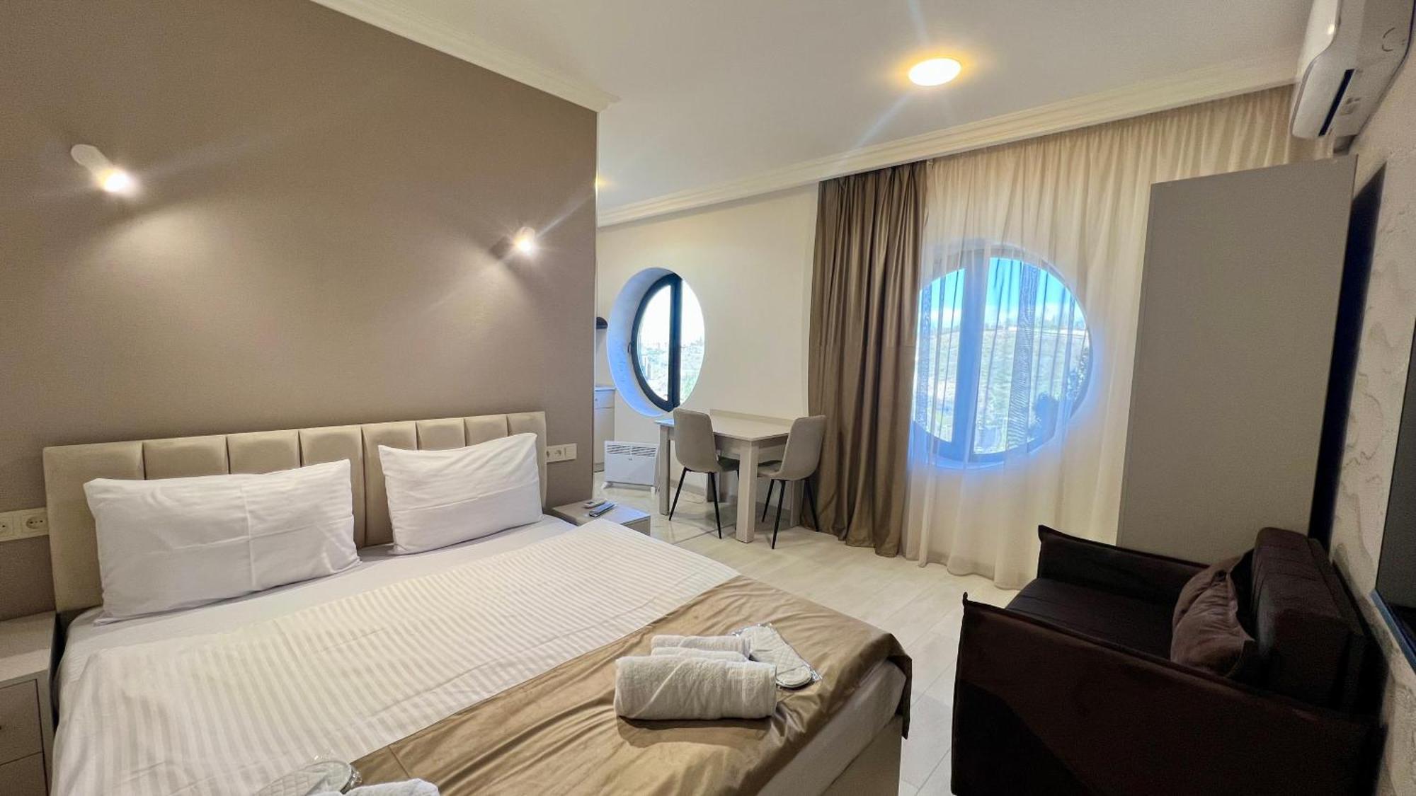 The Hill Guest House Єреван Екстер'єр фото